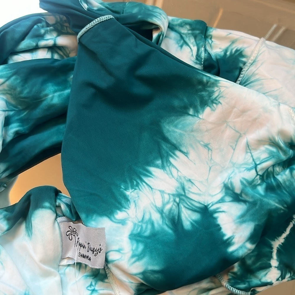 Dippin’ Daisy’s Top Only Teal Tie Dye Tie Front Bikini Swim Top Size Medium - Picture 7 of 8